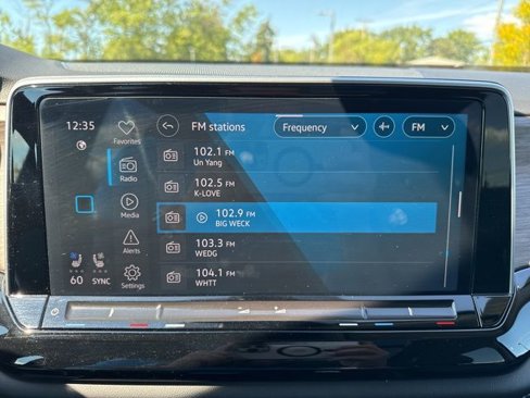 Certified 2025 Volkswagen Atlas SEL image 16