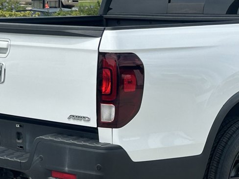 Used 2022 Honda Ridgeline Black Edition image 7