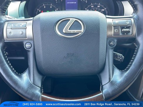 Used 2019 Lexus GX 460 image 33