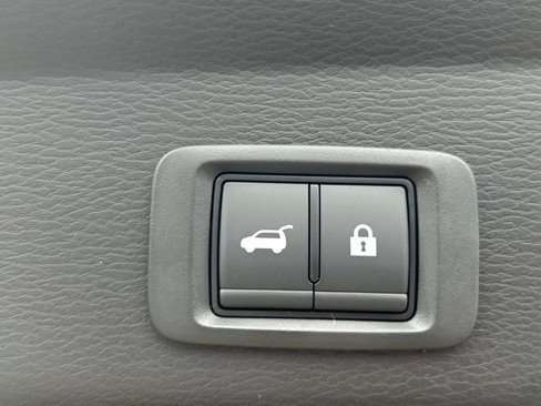 New 2025 Mitsubishi Outlander SE image 5