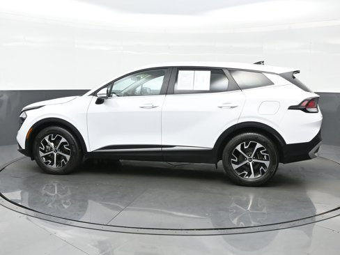 Used 2023 Kia Sportage EX image 3