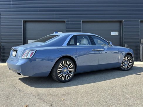 New 2025 Rolls-Royce Ghost image 2