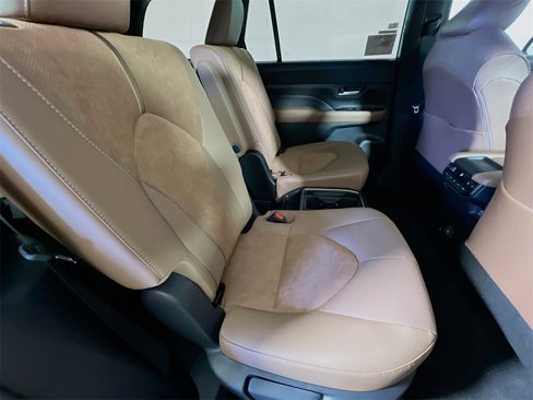 New 2026 Toyota Grand Highlander AWD Hybrid image 22