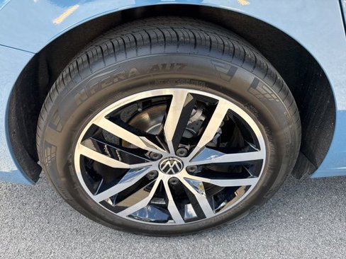 Certified 2025 Volkswagen Jetta SE image 31