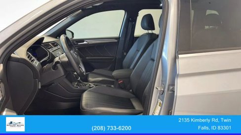 Used 2022 Volkswagen Tiguan SE R-Line image 13