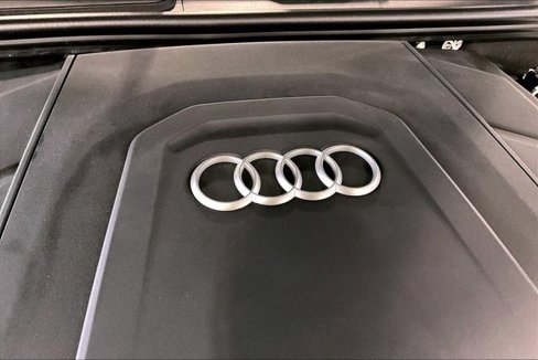 Certified 2025 Audi Q8 Premium image 31