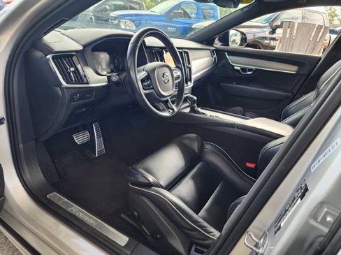 Used 2020 Volvo S90 T6 R-Design image 10