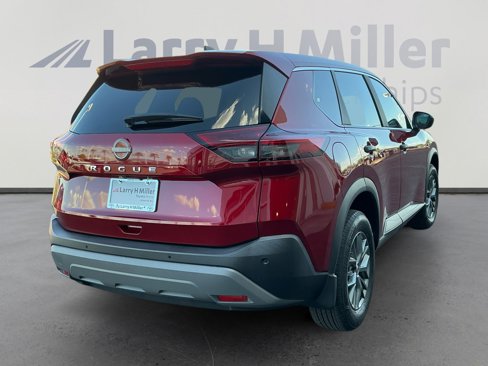 Used 2023 Nissan Rogue S image 5