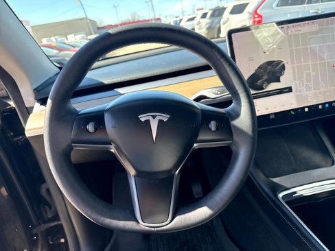 Used 2021 Tesla Model Y Long Range image 19