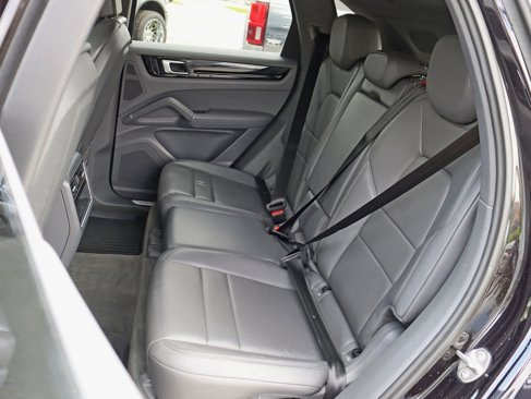 Used 2019 Porsche Cayenne image 27