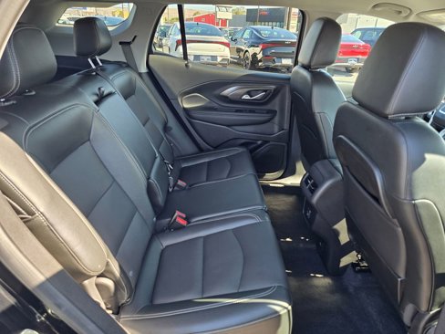 Used 2024 GMC Terrain SLT image 14