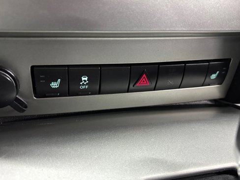 Used 2011 Dodge Nitro Heat image 14