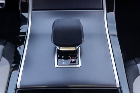 New 2026 Land Rover Range Rover Velar Dynamic SE image 18
