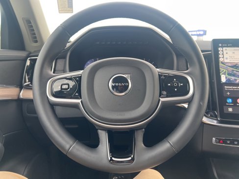 Used 2025 Volvo XC90 B5 Plus image 15