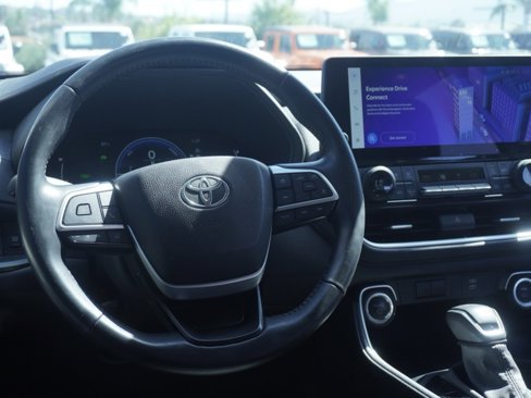 Used 2024 Toyota Grand Highlander XLE image 26