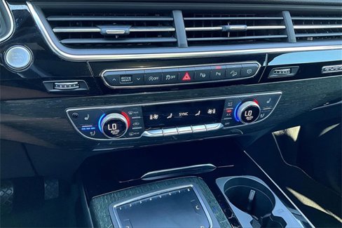 Used 2019 Audi Q7 3.0T Prestige w/ Prestige Package image 24