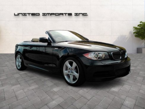 Used 2010 BMW 135i Convertible image 7