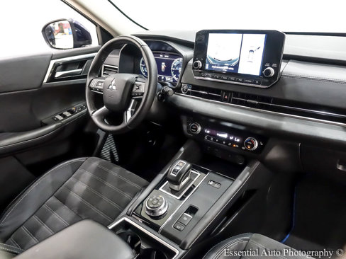 Used 2023 Mitsubishi Outlander SE image 35