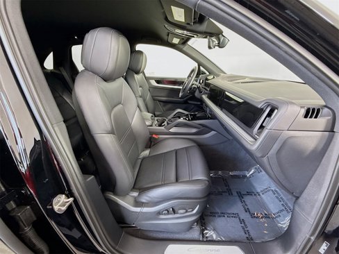 Used 2024 Porsche Cayenne image 21
