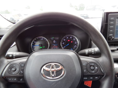 Used 2019 Toyota RAV4 LE image 19