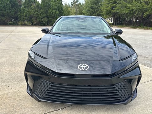 Used 2025 Toyota Camry LE image 2