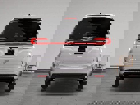 New 2026 Chrysler Pacifica Select image 9
