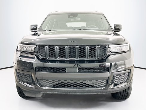 Used 2024 Jeep Grand Cherokee L Laredo image 2