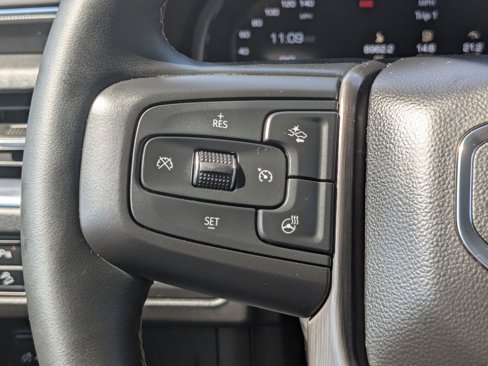 Used 2023 GMC Yukon XL AT4 image 23
