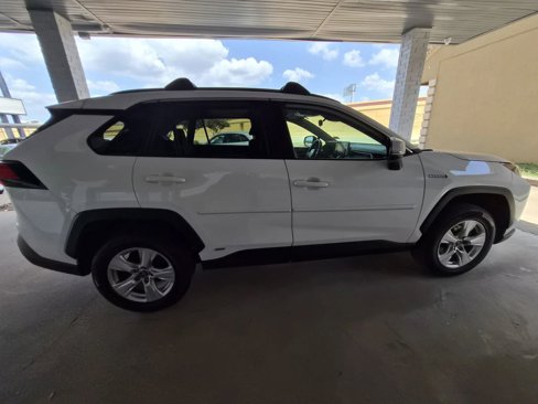 Used 2021 Toyota RAV4 XLE image 7