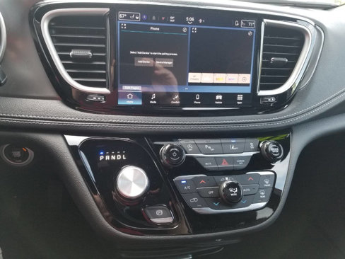 New 2026 Chrysler Pacifica Select image 25