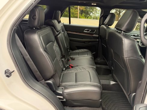 Used 2019 Ford Explorer Platinum image 47