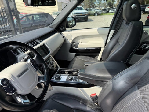 Used 2016 Land Rover Range Rover HSE image 18