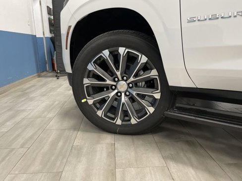 New 2025 Chevrolet Suburban High Country image 41
