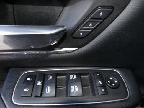 Used 2024 RAM 1500 Laramie image 27