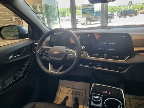 New 2026 Chevrolet Equinox LT w/ Convenience Package II image 16