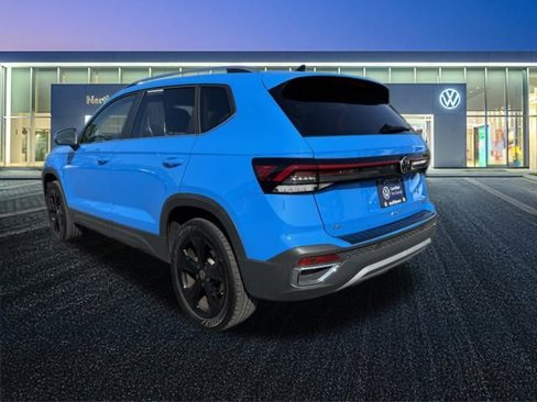 Certified 2025 Volkswagen Taos SEL image 6