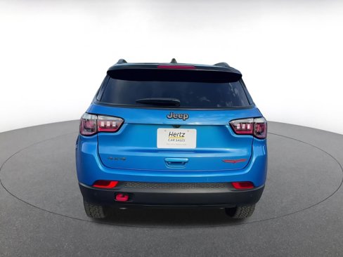 Used 2025 Jeep Compass Trailhawk image 12