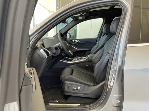New 2026 BMW X5 xDrive50e image 12