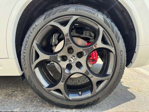 Used 2022 Alfa Romeo Stelvio Veloce image 21