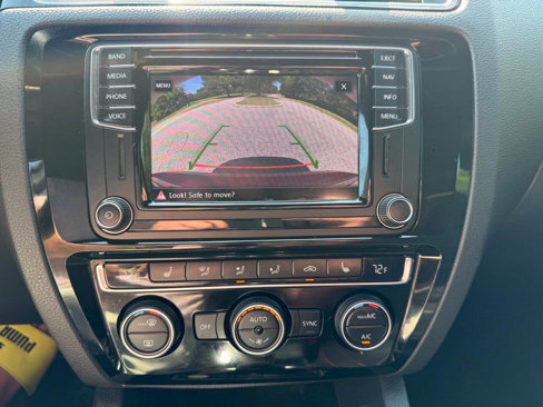Used 2017 Volkswagen Jetta GLI image 24