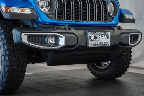 New 2025 Jeep Gladiator Sport image 12