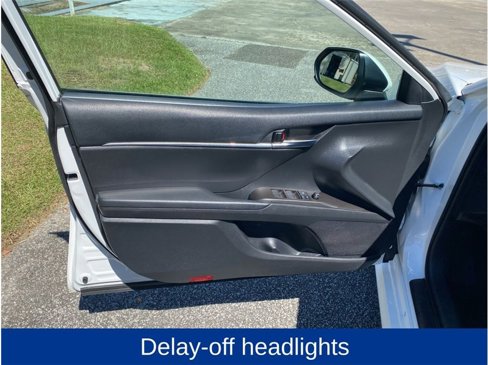 Used 2022 Toyota Camry LE image 14