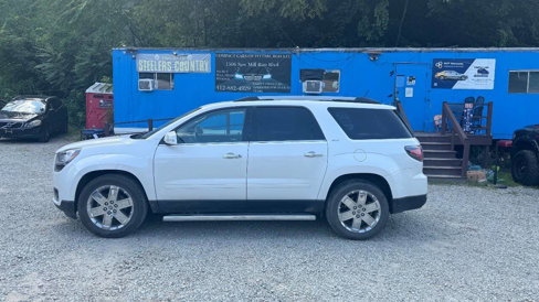 Used 2017 GMC Acadia Limited SLT image 2