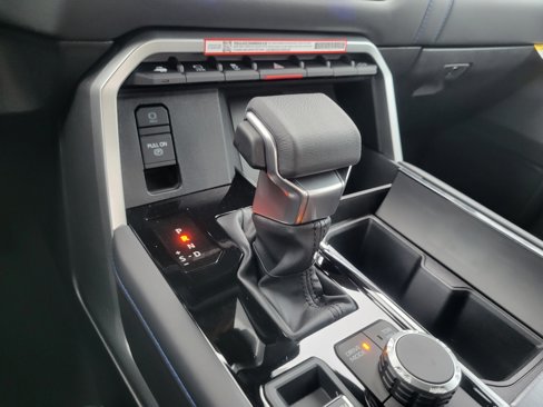 New 2025 Toyota Tundra Platinum image 28