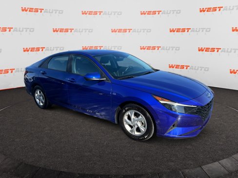 Used 2023 Hyundai Elantra SE w/ Preferred Accessory Package image 7
