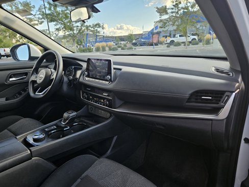 Used 2024 Nissan Rogue SV image 16