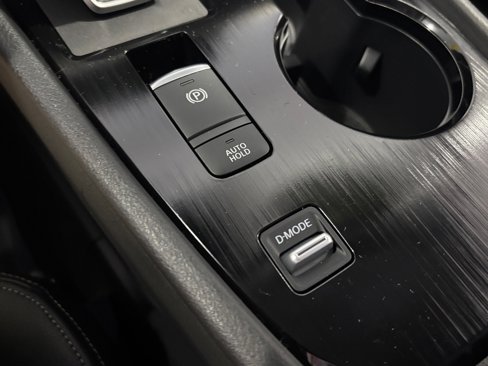 Used 2025 Nissan Rogue SL w/ SL Premium Package image 34
