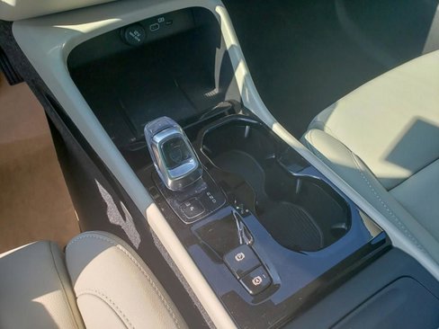 New 2026 Volvo XC40 B5 Ultra w/ Protection Package Premier image 8