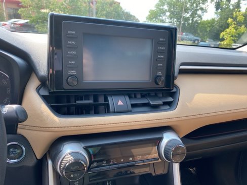 Used 2019 Toyota RAV4 XLE image 14