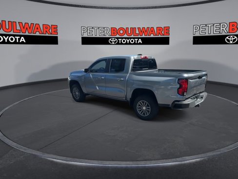 Used 2024 Chevrolet Colorado LT w/ LT Convenience Package image 12